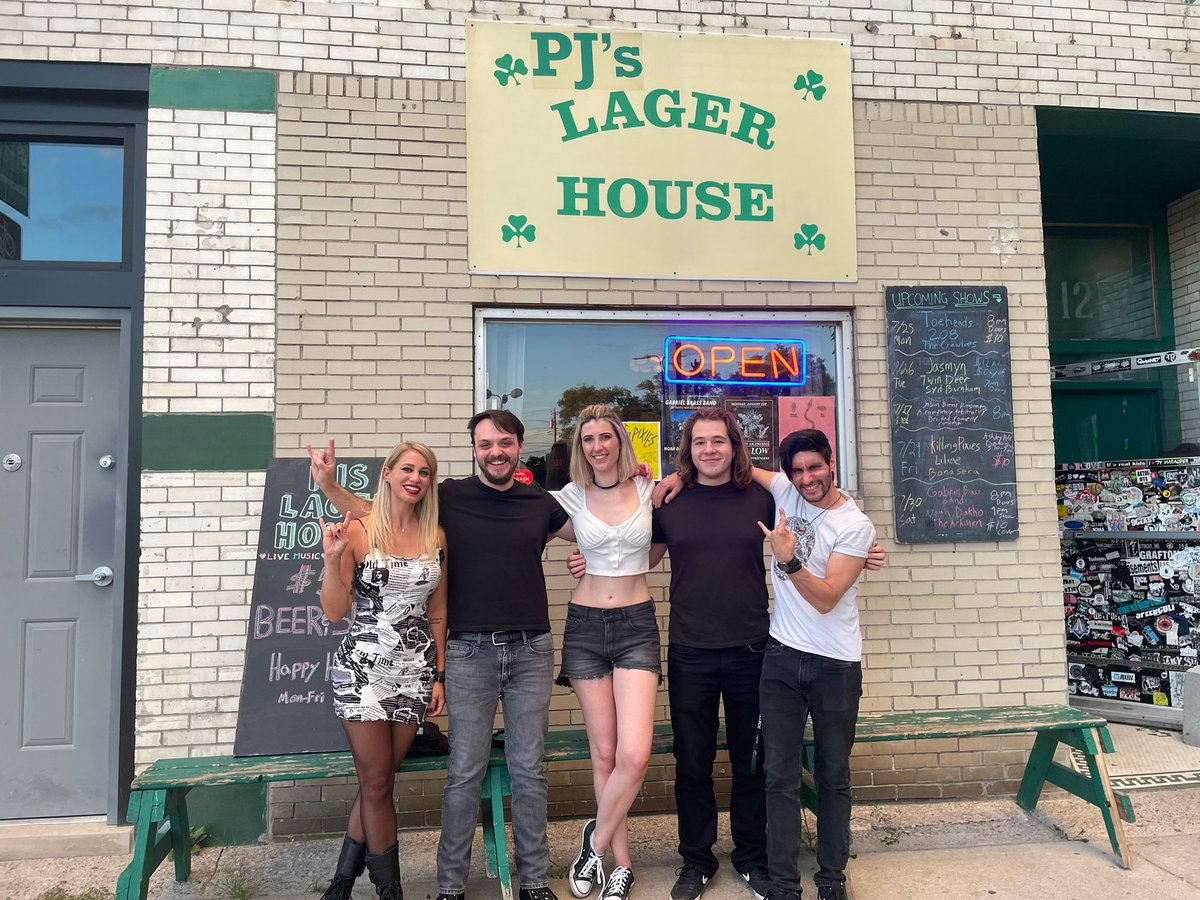 lilieaeband's tweet photo. We had SO much fun in Detroit last night! Thanks @PJsLager_House, Killing Pixies & Bonasera for an unforgettable night 🤘
#lilieae #lilieaeband #livemusic #rock #altrock #poppunk #rock #detroit #pjslagerhouse #killingpixies #bonasera https://t.co/tEqhhNV3Pi