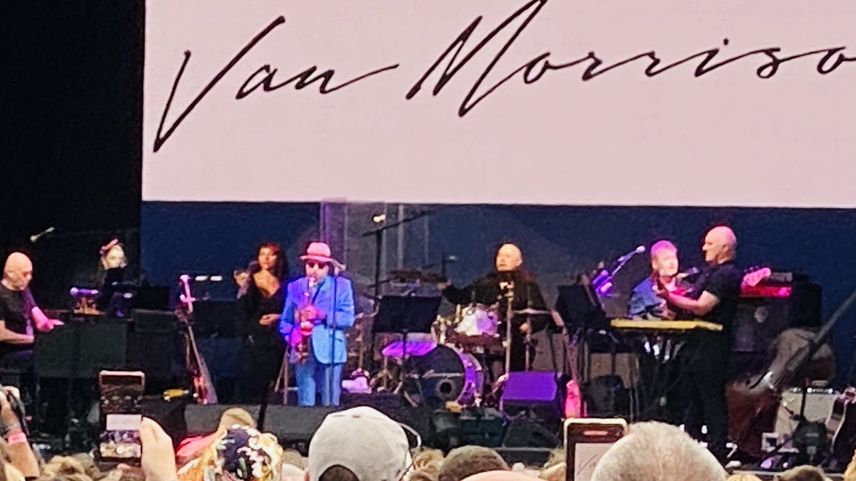 markgrindle's tweet image. Very proud to see @ThinkUHI branding alongside other great names this weekend! - 
@vanmorrison @TheFratellis - @BelladrumFest #bella2022