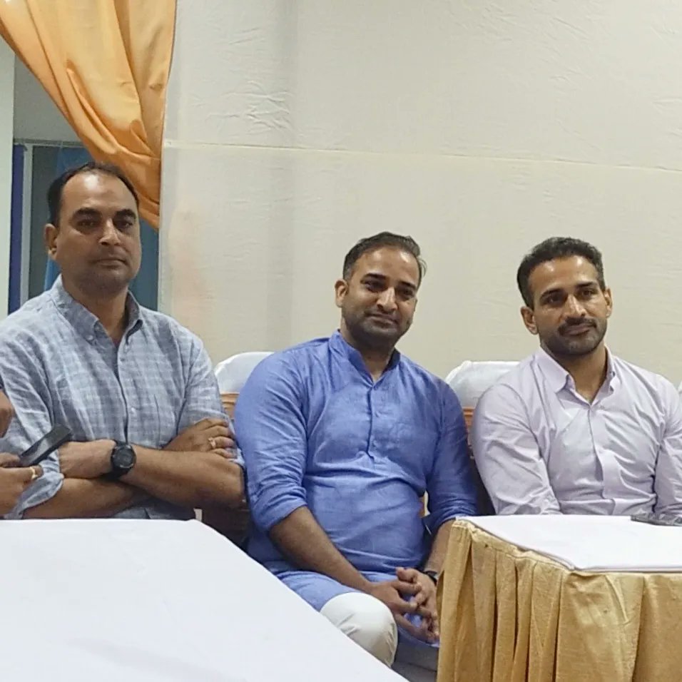 ManojChoudharyP's tweet photo. Today had a stupendous get together with former office bearers of Delhi University student's union during dinner organised by Shri @rohanjaitley ji (President @delhi_cricket) at late Shri Arun Jaitley stadium, New Delhi. https://t.co/vCh58jTiv3