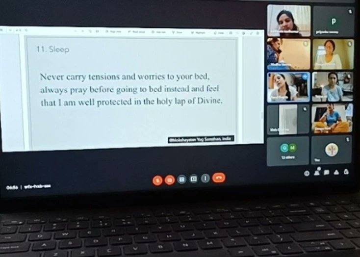 bharatyogaa's tweet photo. Bharat Yoga teacher Ms. Vathsala conducted a session on #EverydayHealthTips for students of #200HourYogaInstructorCourse of #BharatYoga
#TeacherTraining #Yoga #YogaCourse #OnlineYogaCourse https://t.co/L1pq3F2scR