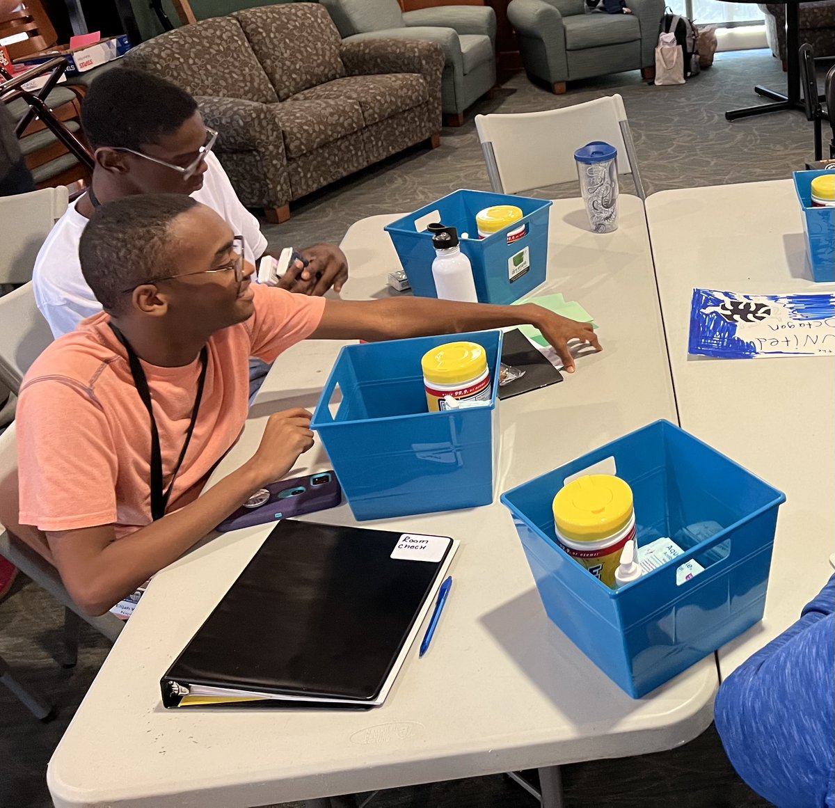 FloridaYLF's tweet photo. For Saturday's Community Service Project, we created Care Baskets for the Gretchen Everhart School in @LeonSchools. The Care Baskets include hand sanitizer, disinfecting wipes, tissues, wet wipes, and most importantly, some words of encouragement. 

 #flylf2022 #communityservice https://t.co/JPbGh4snCH