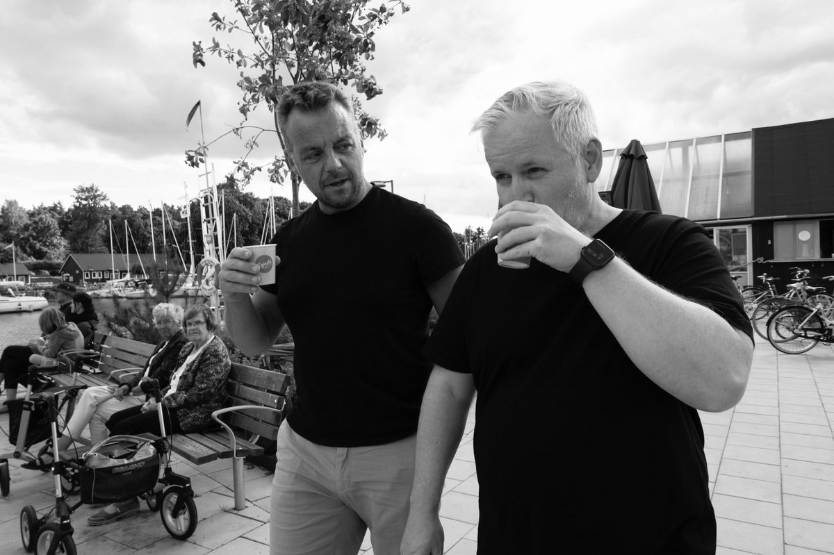 Split_V_Synth's tweet image. Coffee is essential, when creating synth tunes á la the 80s ☕️😀🎶🔥🎹 #split_vision_synth_music #swedishsynthpop #darkwave #electronicpop #coldwave #synthpop #svenskasyntharkivet #town_and_towers_records #futurepop #oldschoolsynth #swedishelectro #synthremix #sinfullove