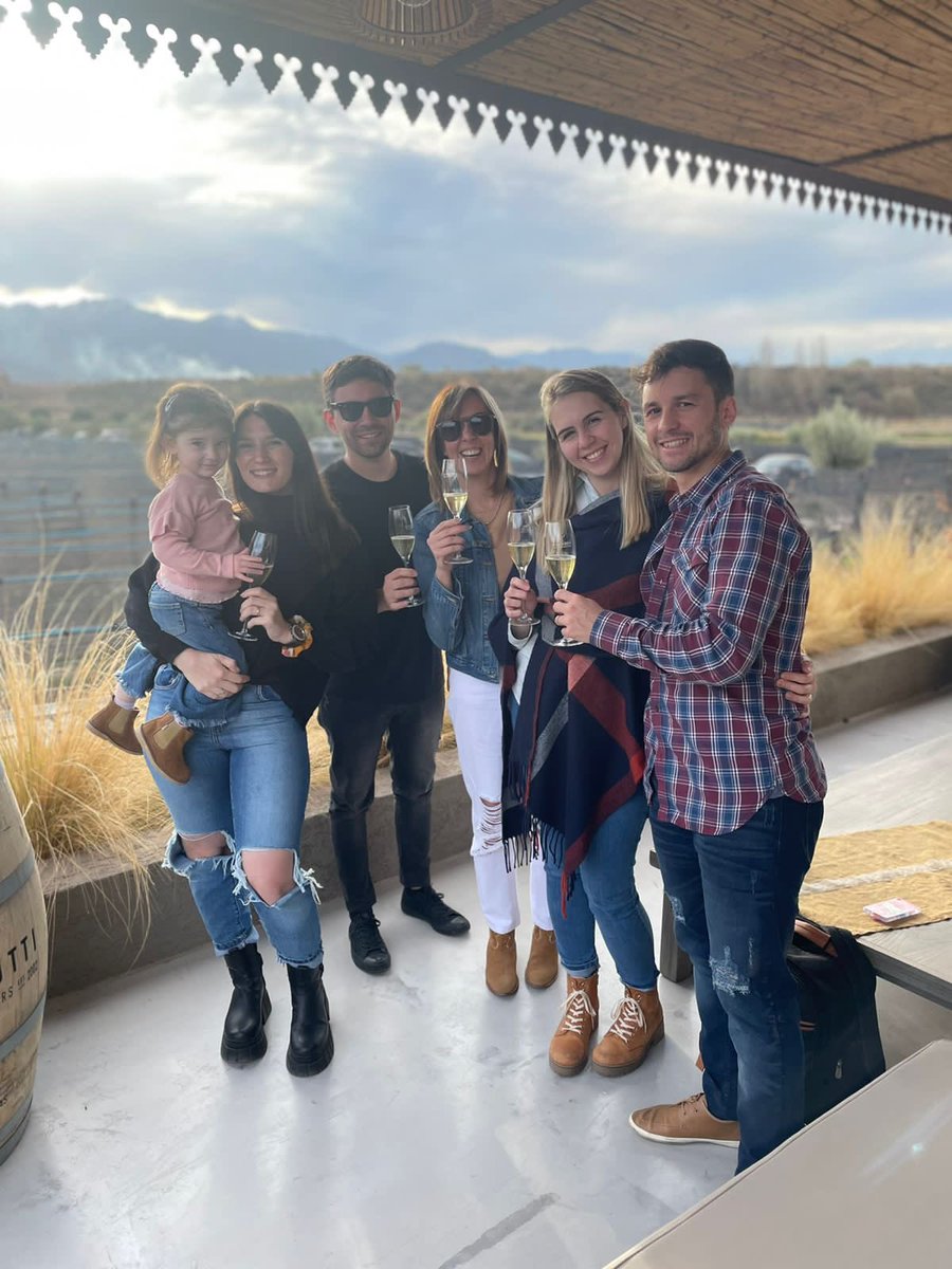 En <a href="/DuriguttiWines/">Durigutti Winemakers</a> festejando mi cumple , con ellos , mi vida entera