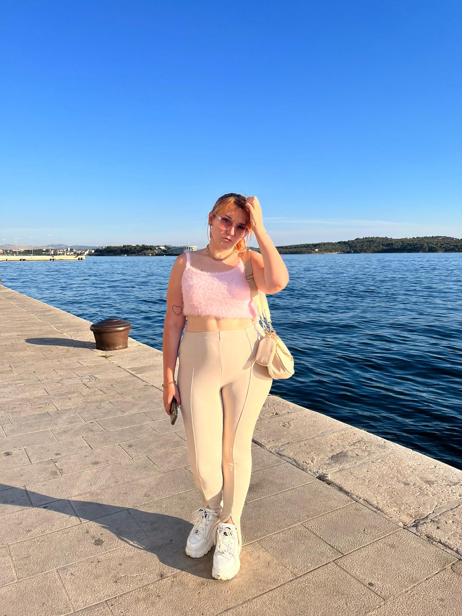 AdaAciD's tweet photo. I'm finally back home from holyday, did you miss me? New streams coming very soon 😏 #twitch #twitchstreamer #girlstreamer #twitchcroatia https://t.co/riS8utImu3