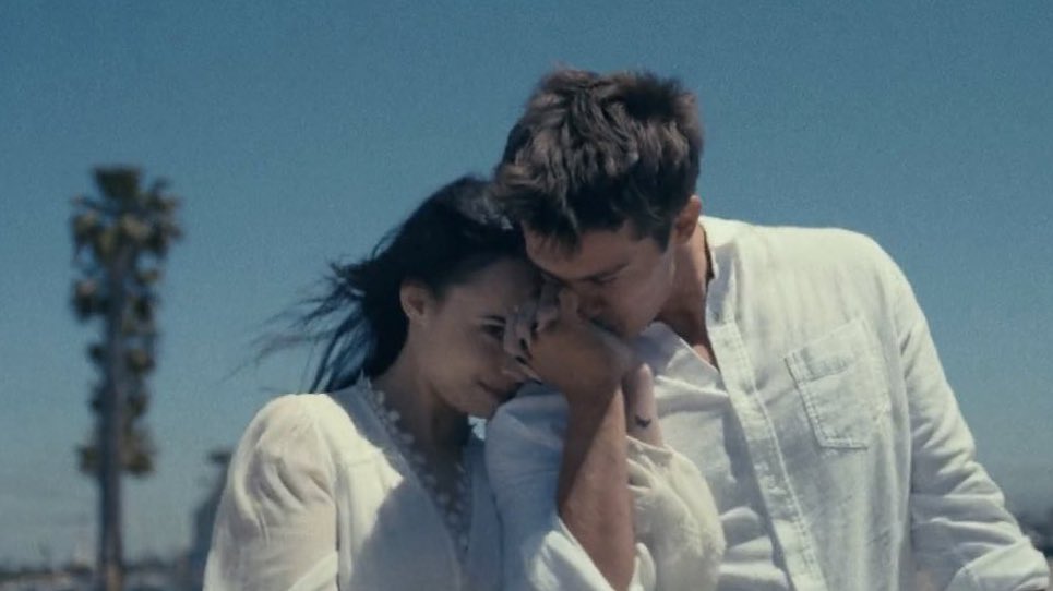 isa ✨ on X: "I NEED PURPLE HEARTS PART 2! OR THEM IN ANOTHER MOVIE OK! THE  CHEMISTRY BETWEEN SOFIA AND NICHOLAS IS SUPERIOR #PurpleHearts  https://t.co/QRYLe4FaUg" / X