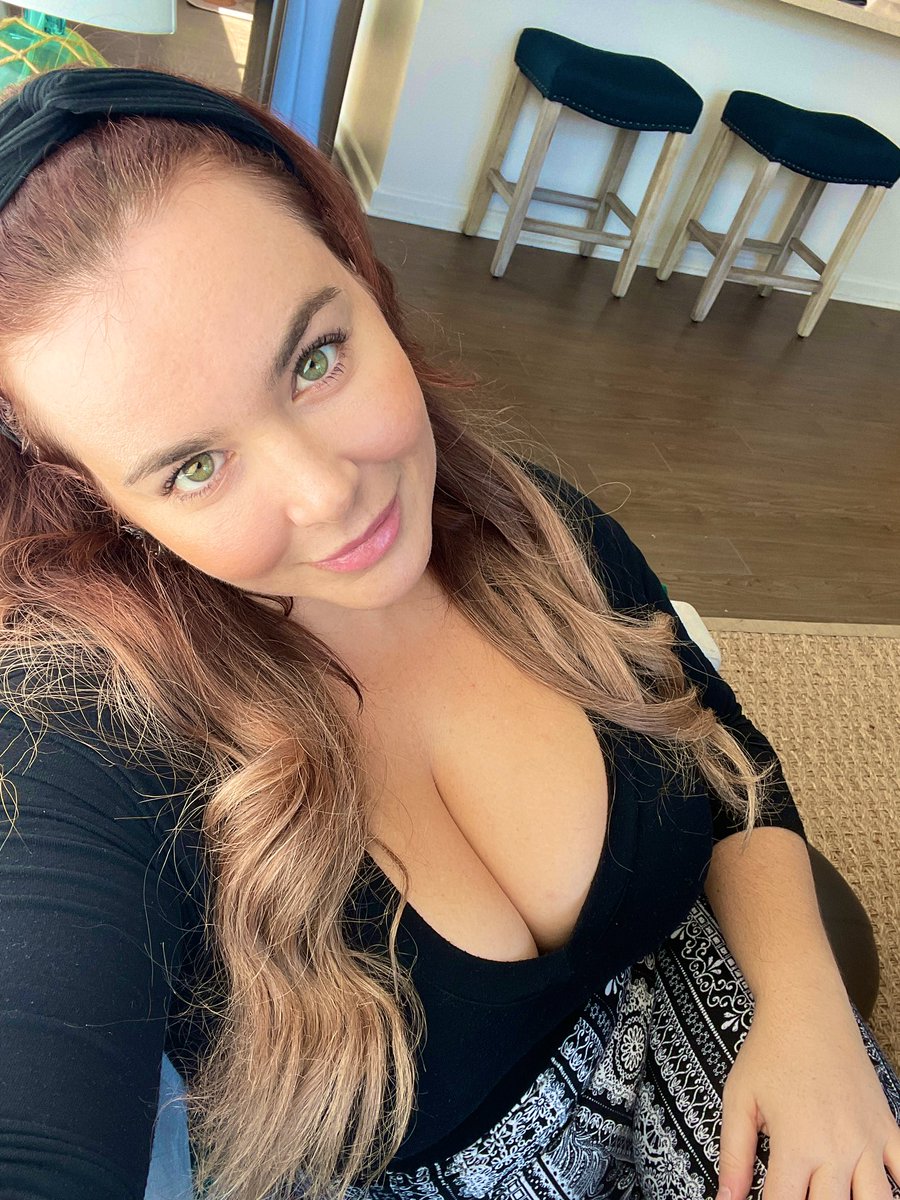 Natasha Nice Selfie | Saddle Girls