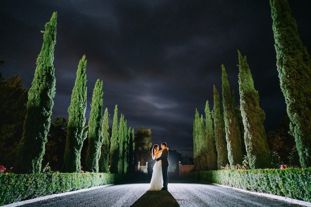 What a stunning photo!   

💚🖤🤍

#bridalfantasy #bridalfantasymagazine #yegbride #yycbride #bfyyc #bfyeg #calgarybride #edmontonbride  #weddingphotoideas #weddingphotographyinspiration #gettingmarried2022 #marriage #weddinglook #inspiration #HusbandAndWife #yvrbride #yvr