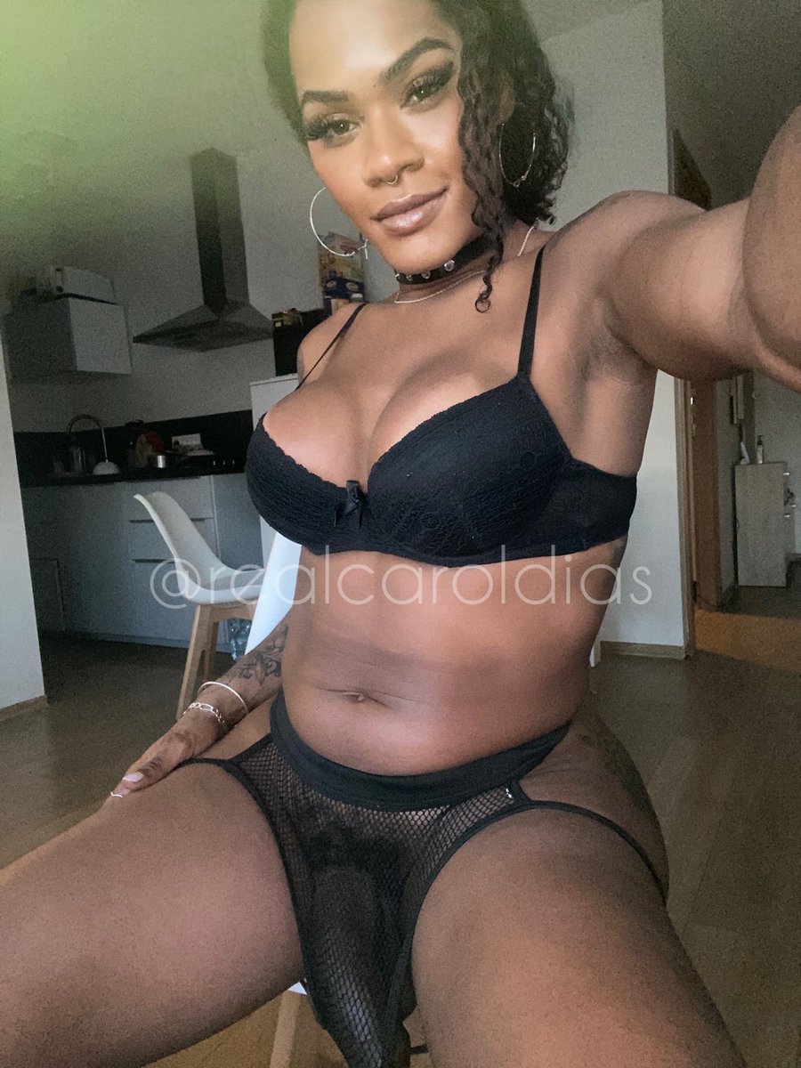 Milf be in your dms like