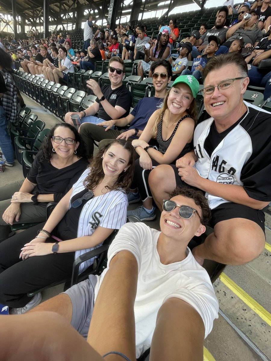 julia_conversa's tweet photo. #ChangeTheGame 🤭🖤🤍 https://t.co/ncqjfC3Lxg