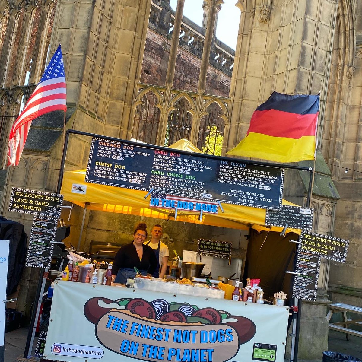 _inthedoghaus's tweet photo. It’s been a crazy busy week @HaighFoodieFri&amp; @UniMancVenue @_makersmarket @The_Lowry @MediaCityUK @QuaysideMCUK @ILoveMCR  #saturdayandsunday  #westdidsbury #sunday #thefinesthotdogsontheplanet #thebestchillibeefandveggienachosonearth #meltedcheeseeverywhere https://t.co/9HLXHIzELV