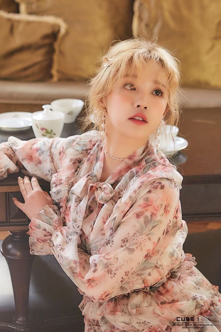 hourly yuqi tweet media