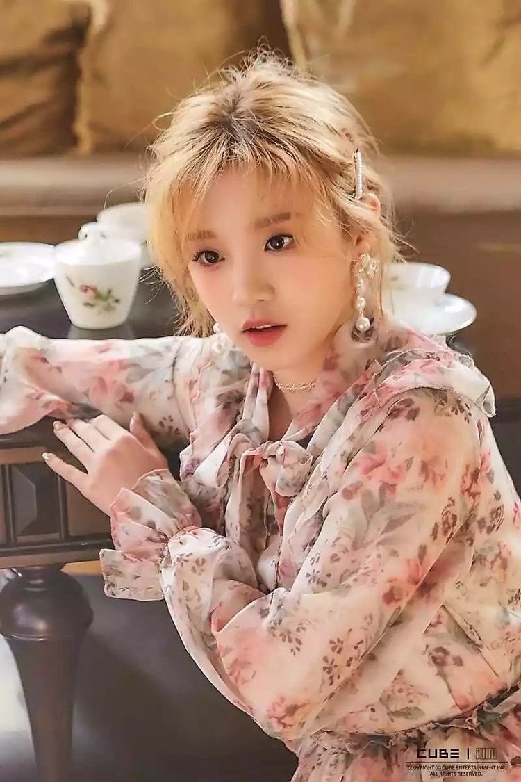 hourly yuqi tweet media