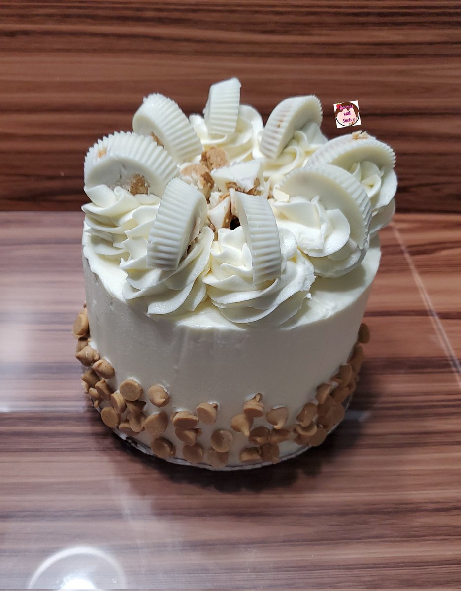 BerriesSuch's tweet photo. White Chocolate Reeses Cake!
#foodlovers #Cake #dessert #Foodie https://t.co/mO7Xumu6dM