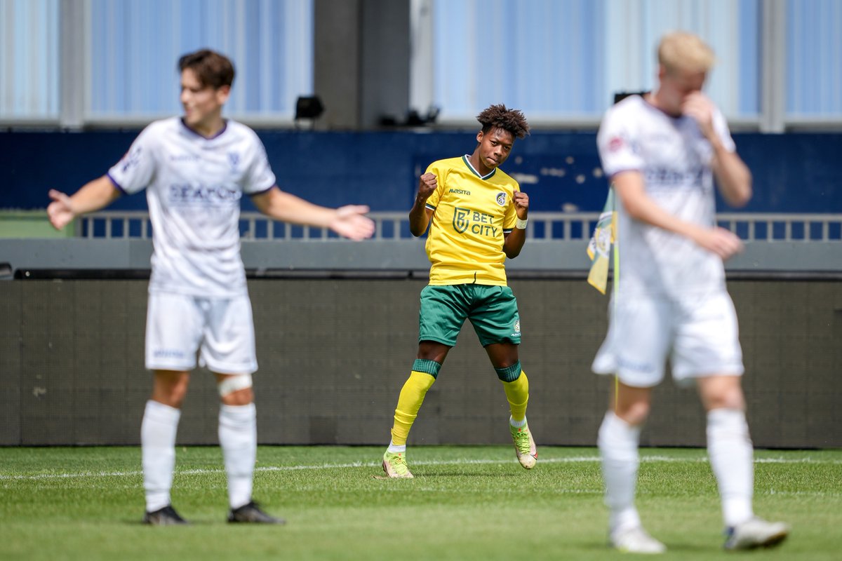 FortunaSittard's tweet photo. ๐ De zes Sittardse doelpunten tijdens de Fortuna Fandag gemist? Bekijk ze hier!
โญ https://t.co/z5ySVhuQRG
#SamenNaoVeure #FORVVV https://t.co/F2PVyH3TwP