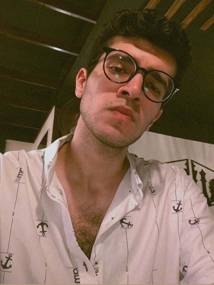 Sono l'uomo più cool del mondo..🖤🍷