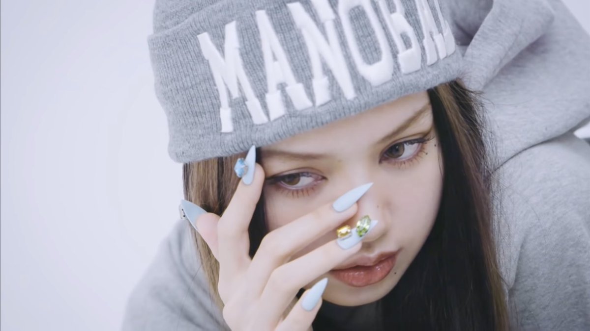 no but this look is just 🥵

 #LISA #LALISA #MONEY