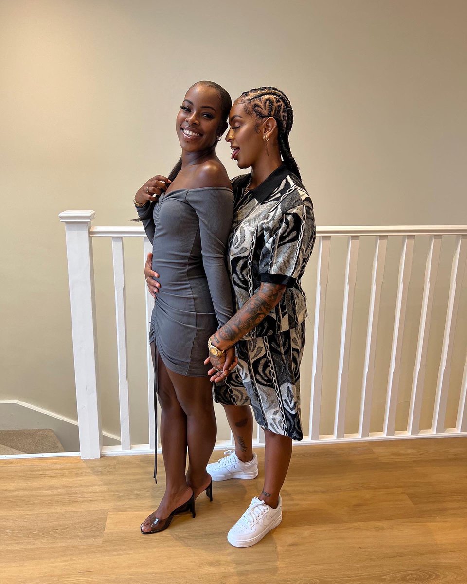 Paigey Cakey tweet media