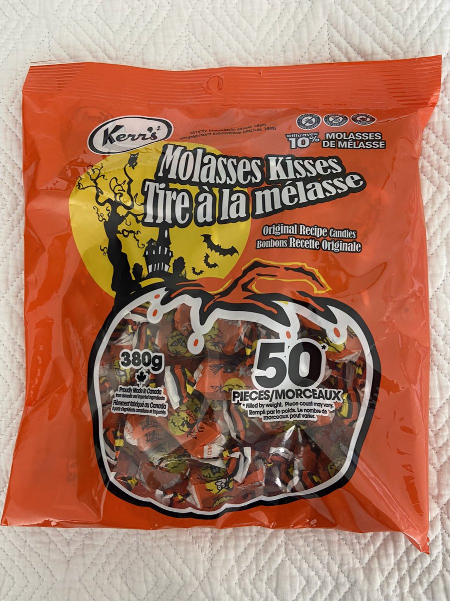 CoadyMichele74's tweet photo. So, this is happening! #Halloween2022 #bestcandyever @YourMorning yeah or nay? #truth you had to eat a lot of them to actually like them! @KerrsCandy Thank you, I can never find them@when I wanted them! #trickortreat https://t.co/tGoOC0iWnv