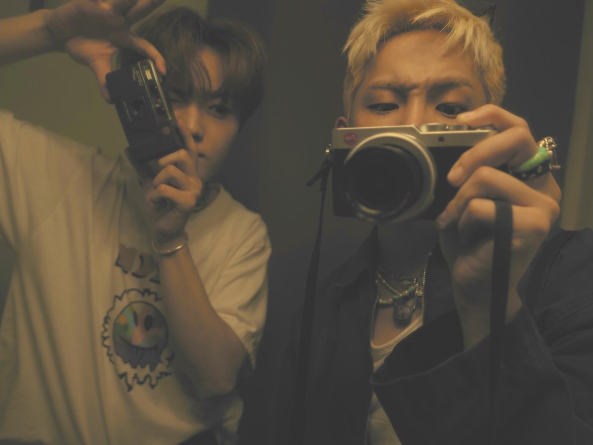 비비 tweet media