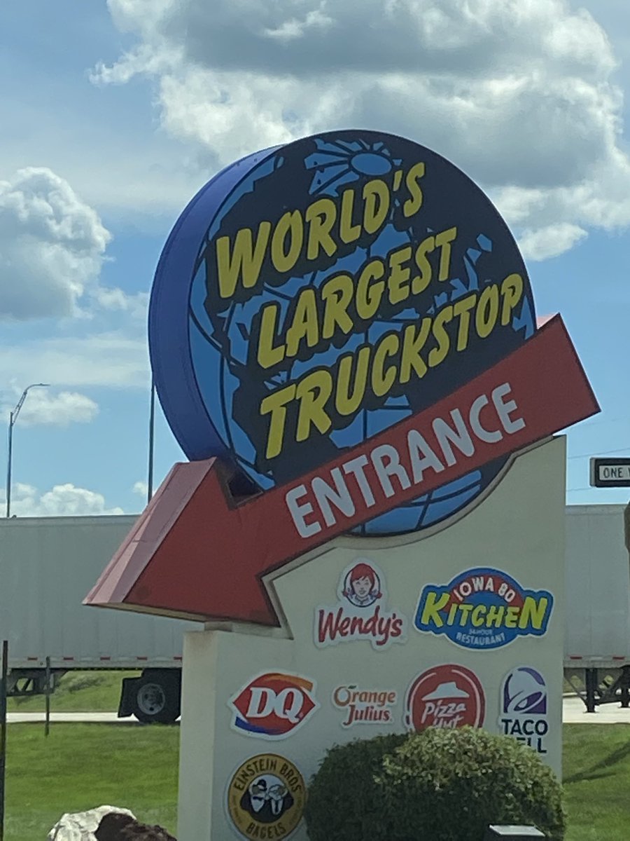 Alena Moon tweet media