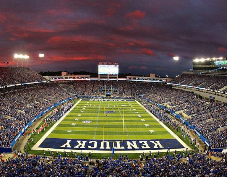 BBN_Commenter's tweet photo. I can feel grove street playing 

5 weeks away 🏈 https://t.co/2Wbdbkf4Z0