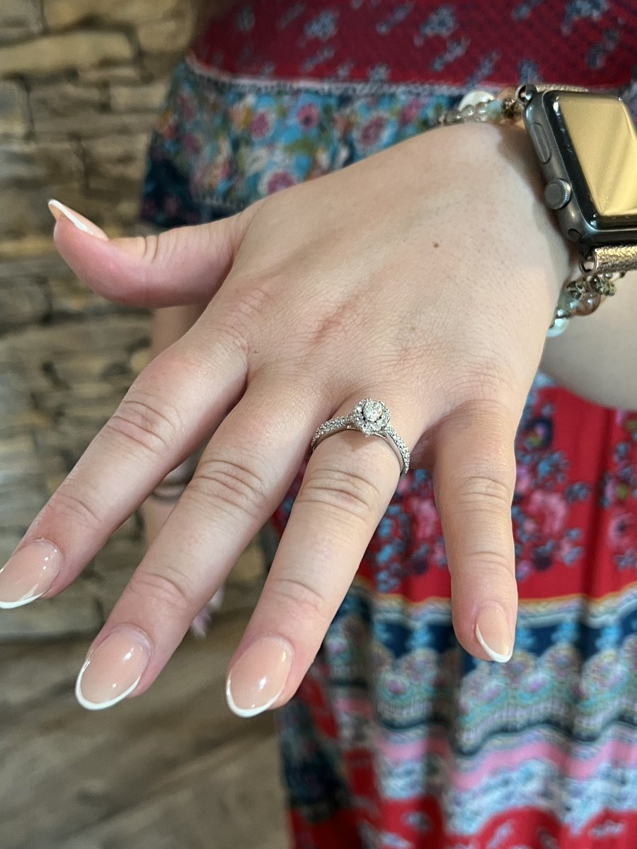 CoachDamGC's tweet image. She said yes! Best commitment I have ever had. Can’t wait to spend the rest of my life with you @CoachSam_CUH