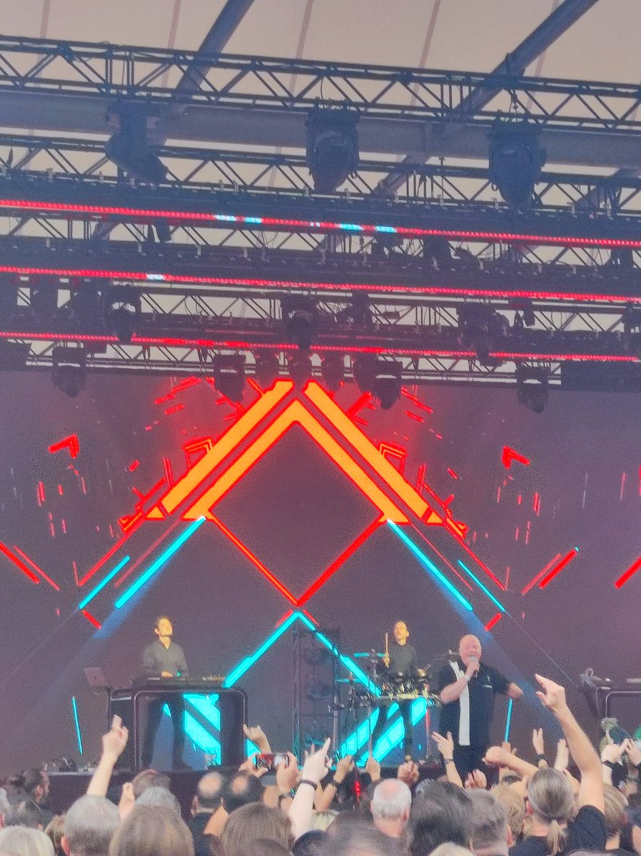 30 Jahre <a href="/VNV_Nation/">VNV Nation</a>. Amazing night in Gelsenkirchen. #gratitude