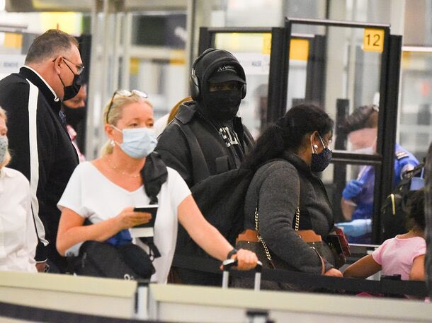 DondaTimes's tweet photo. no excess carbon footprint for Kanye in economy class https://t.co/gZg9klMv37