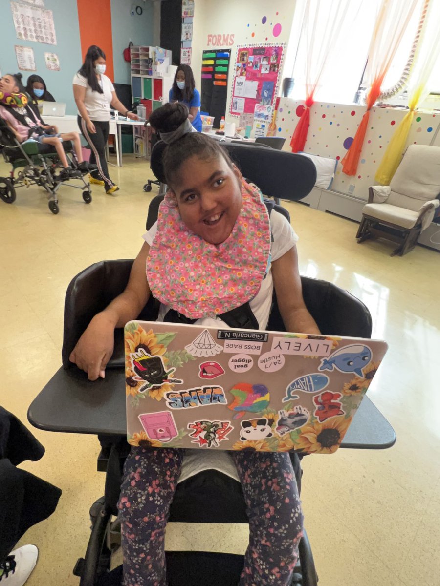 iBRAINglobal's tweet photo. 11 year old, Amayah loves to listen to her favorite #music and create #playlists. Amayah #smiles listening to her #favoritesong "How Far I'll Go" by Auli'i Cravalho from #Moana, during a free period. #iBRAIN #musictherapy #happyprincess #specialeducation #braininjuryresources https://t.co/eL8D1fcAtd
