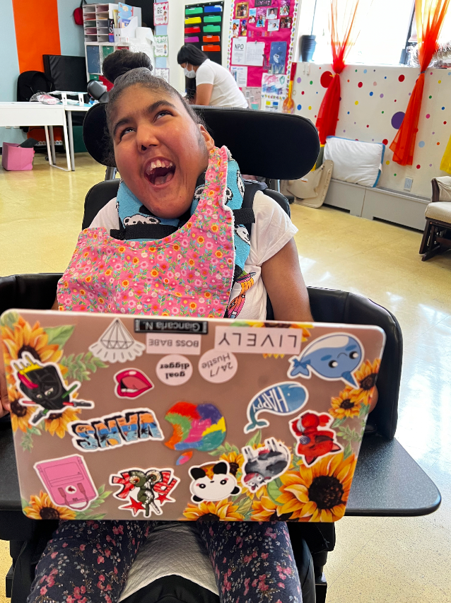 iBRAINglobal's tweet photo. 11 year old, Amayah loves to listen to her favorite #music and create #playlists. Amayah #smiles listening to her #favoritesong "How Far I'll Go" by Auli'i Cravalho from #Moana, during a free period. #iBRAIN #musictherapy #happyprincess #specialeducation #braininjuryresources https://t.co/eL8D1fcAtd