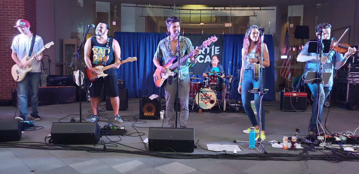 HerndonRocks's tweet image. Despite the forecast and the radar, we barely got a drop last night for @TurtleRecall. Great show with melodies and mashups. It was impossible to get the full band in one shot. 
#HerndonRocks
#FNL2022