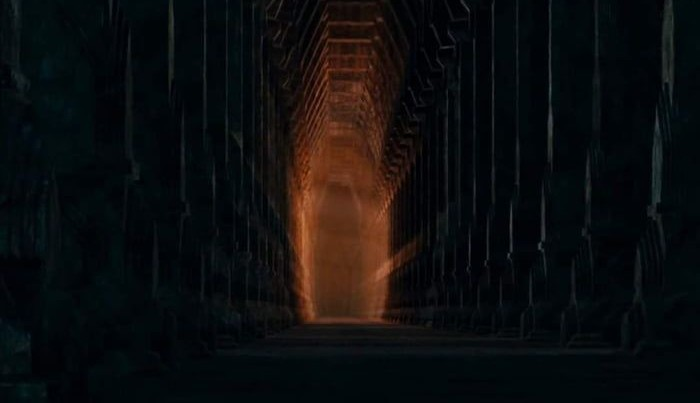 ElMundoTolkien's tweet photo. "No te preocupes. Siempre hay una luz al final del túnel. Todo irá a mejor"

La luz al final del túnel: https://t.co/wg6CqSe7j4