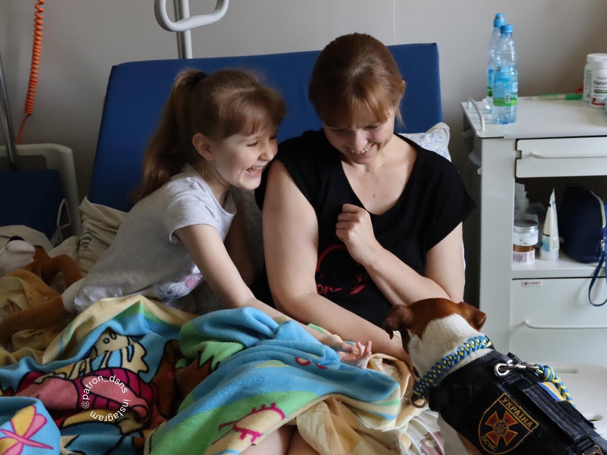 Today I was talking about therapy dogs. Children I visit in the hospitals are so happy to see the dog, so I decided to make a new movement in Ukraine: « Happy lick ». Dogs will be glad to come and bring some joy to people in the hospital☺️ What do you think?