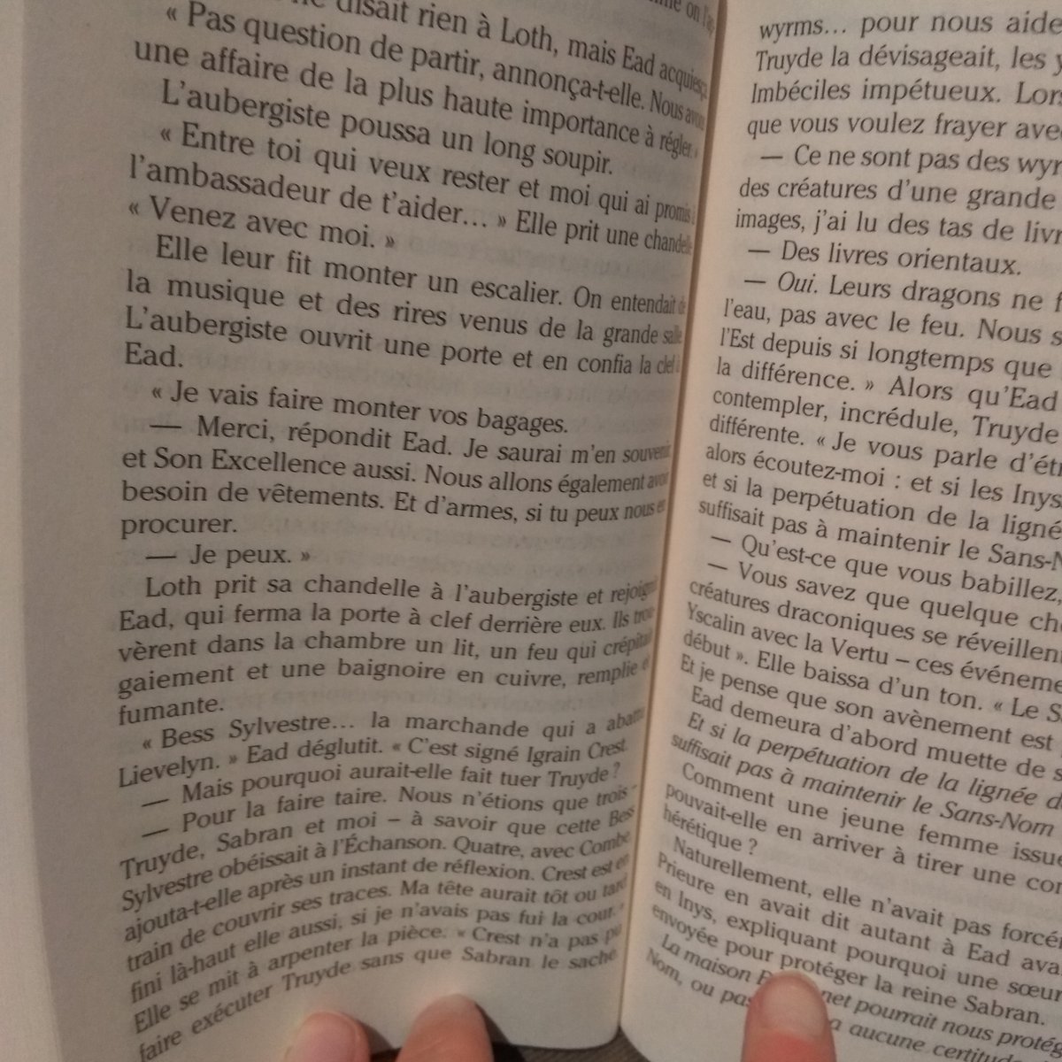 Pageaprespage's tweet photo. Bonjour @Editions_Jailu dites vous avez vérifié la partie 2 du prieuré de l'orangerie ? Un carnage a lire, on a des mauvaises pages intercalées ... Exemple avec les p162 et p163
Ça n'a ni queue ni tête : "...Sans que Sabran ne le sache." Suivi d'une phrase dans rapport "wyrms..." https://t.co/w5EPoAHyNT