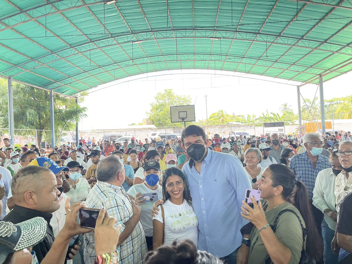 prospericarlos's tweet image. Amanecimos en Clarines, tierra de gente humilde y trabajadora. Seguimos recorriendo nuestra Venezuela, escuchando al pueblo que sufre a diario los embates de una crisis que no ha acabado.

Estaremos en la calle trabajando porque solo #UnidosXVenezuela saldremos de esta tragedia.