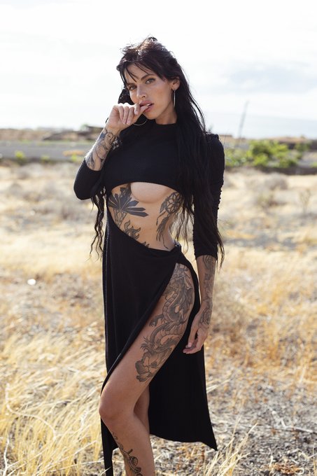 Time to be obsessed with @SgNesty <3 she's INCREDIBLE! Pass it on. https://t.co/F4KHDfhSgd<a class="tags" href="/tag/sgnesty">@sgnesty</a>