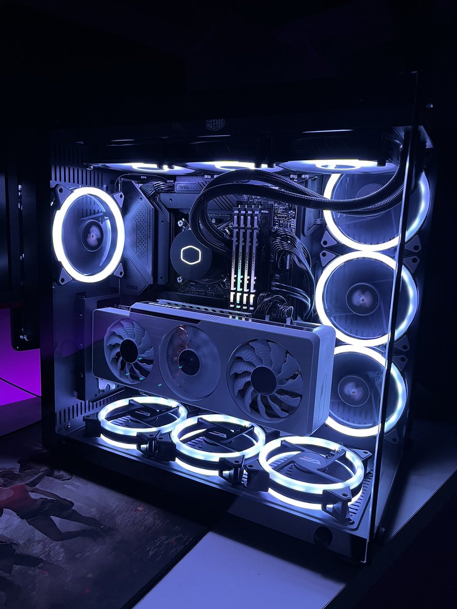 Frogmaan's tweet photo. Mais um sonho realizado! 🙏🏻
My New PC
Config: 
RTX 3070ti
i9-12900KS
Msi z690 tomahawk
32gb de RAM 4000mhz
Fonte 850w P850GM
WC Masterliquid ML360L V2
SSD: XPG S41 M.2 NVME 256GB
SSD: Kingston A400 480GB
HDD: Seagate BarraCuda 4TB
Gabinete DT3 HyperSpace https://t.co/Xcmjk6Plqb