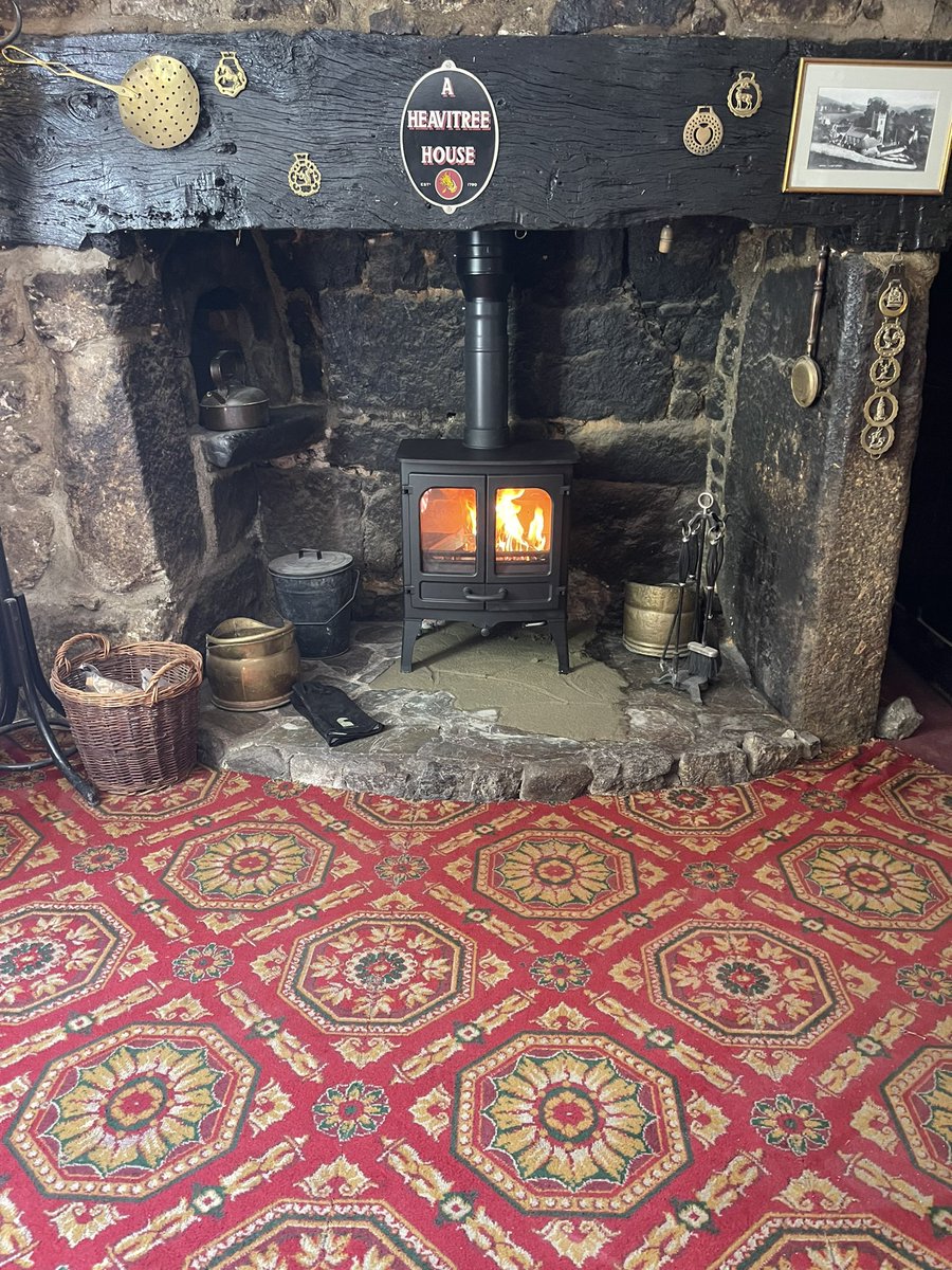 ben_exestoves's tweet photo. Charnwood Island 1 gone in replacing the old Rembrandt Stove with SFL Tubex Plus Flue System @SFL_Flues @CharnwoodStoves https://t.co/CGpQYNrOhb
