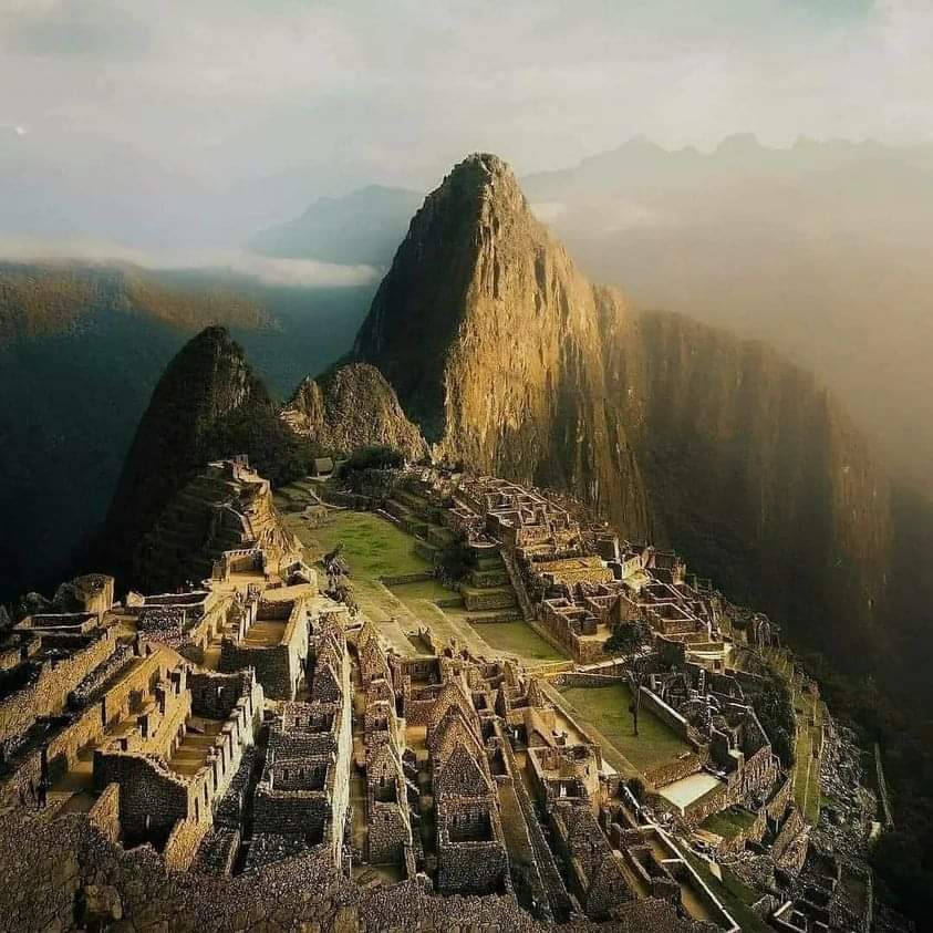 RT @ahistoryart: Machu Picchu; a 15th century, Inca citadel, located on a 2430m mountain ridge, Peru. https://t.co/T3FKmhxHou
