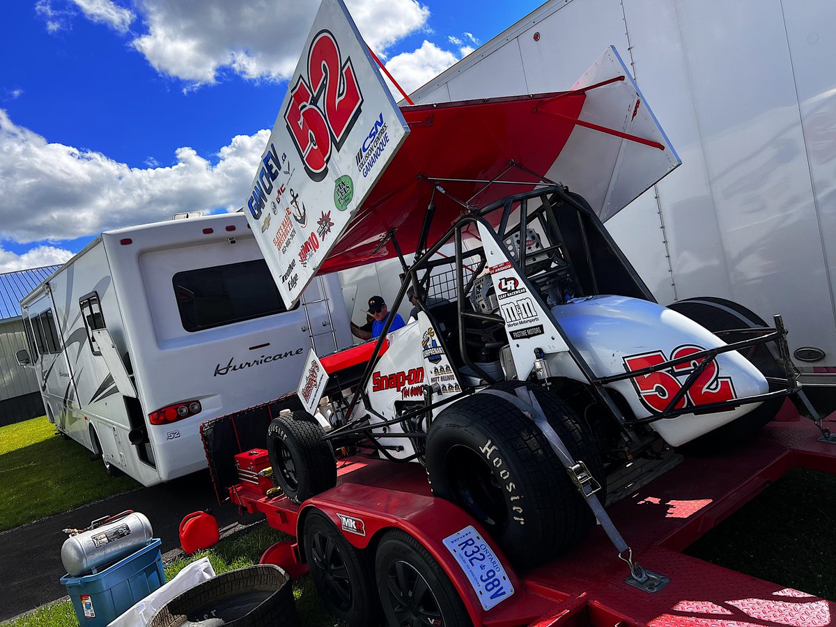 .<a href="/Ryan_Hunsinger/">Ryan Hunsinger</a>’s #52 is driven by Brockville, ONT, Canada’s Matt Billings tonight at <a href="/WeedsportSpdwy/">Weedsport Speedway</a>! 🇨🇦

It’s his first #WoOSprint appearance since 2018.