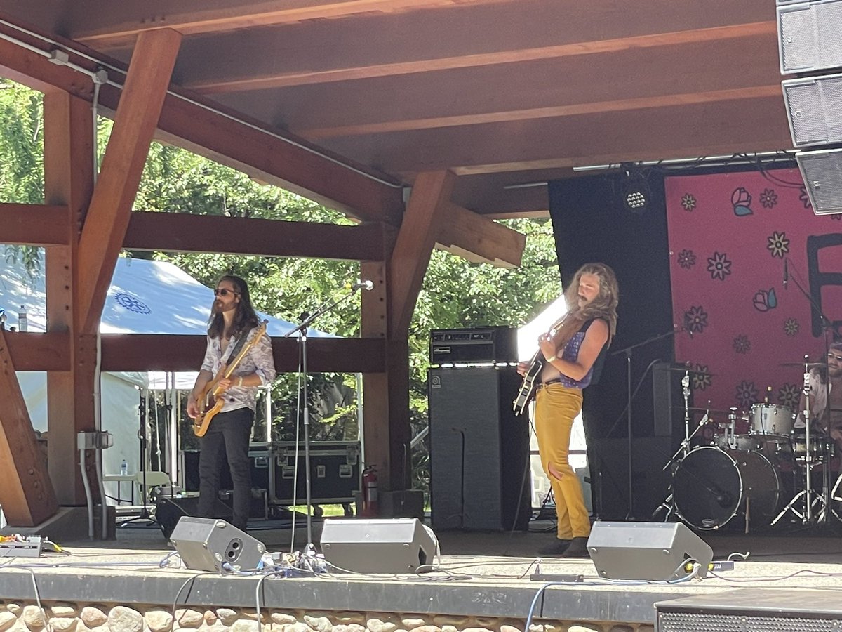 TheEagle973's tweet photo. Head down to the @FilbergLodge for day 2 of @FilbergFest! Check out live music, find great products from various vendors and more! - Jake #ComoxBC #FilbergFest #CourtenayBC #FilbergPark https://t.co/NxUuriThC4