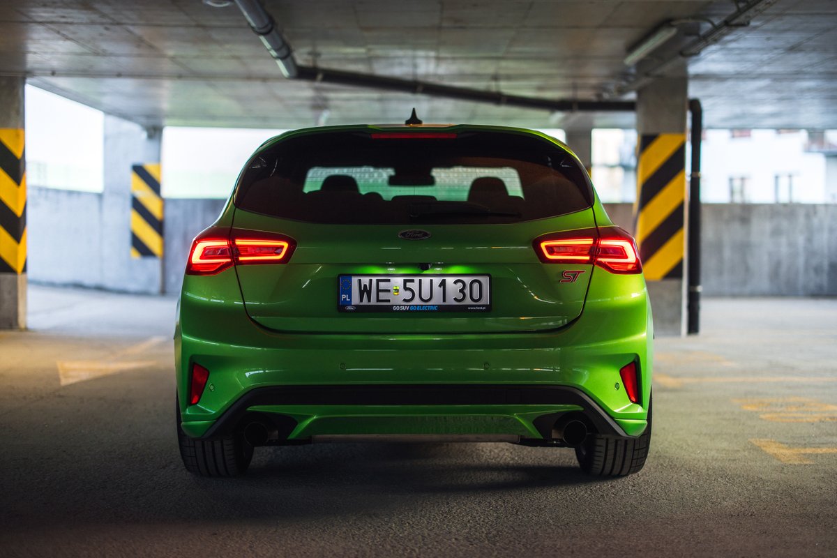 FordPolska's tweet photo. 👉#FordPolska #STSaturday
▫️ A wieczorem jeszcze #FordFocusST w dość ciekawym ujęciu😉
Pasują mu polskie "blachy". Prawda?😎
#FordPerformance🏁 https://t.co/gsuUWtcr4T