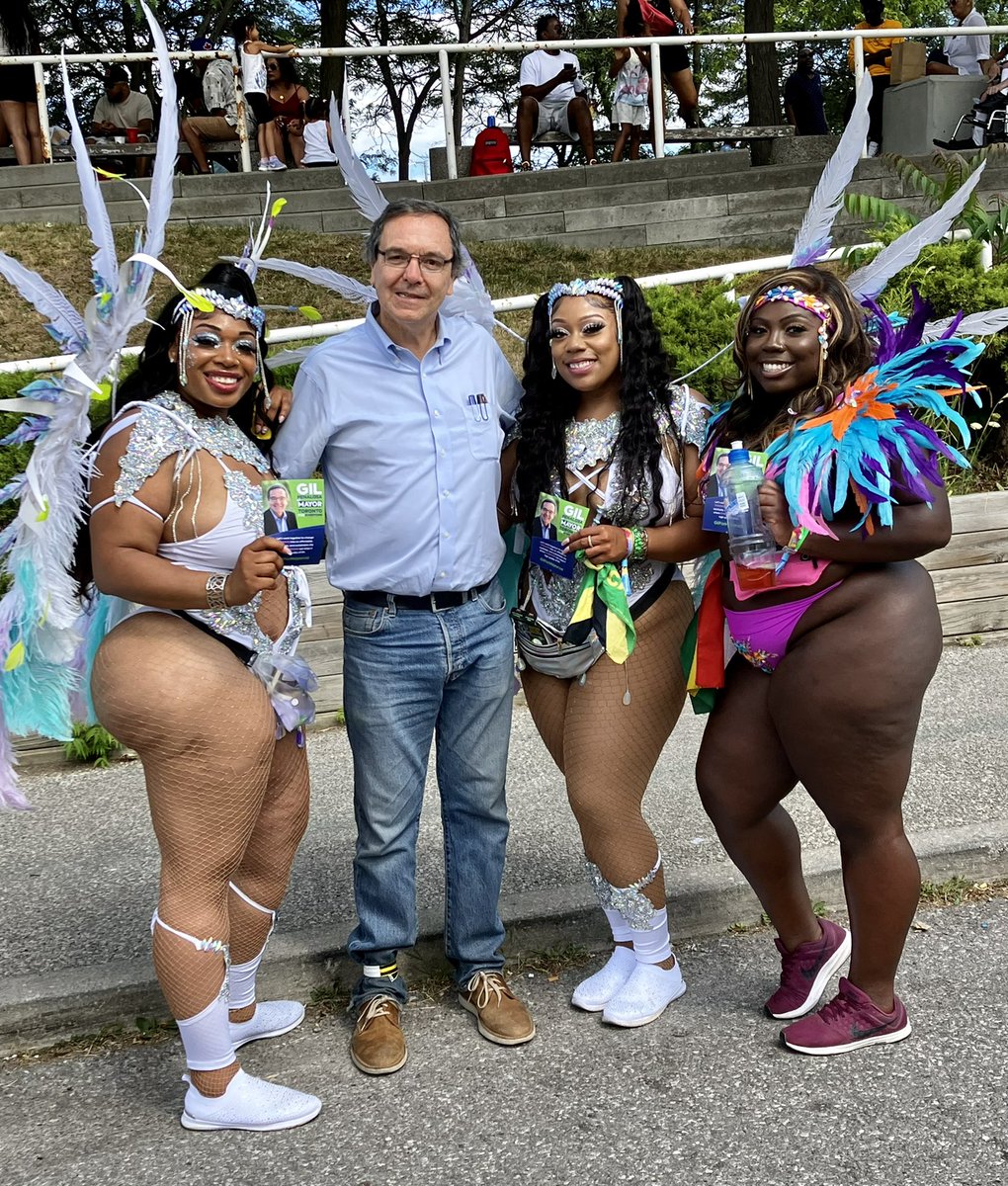 Penalosa_G's tweet image. #WalkingTheCity at Caribana, amazing!!! Our Toronto!!! We need festivals, year-round, also in Scarborough, North York, Etobicoke. A fun TO, everywhere, in a #Toronto4Everyone w #Gil4Mayor