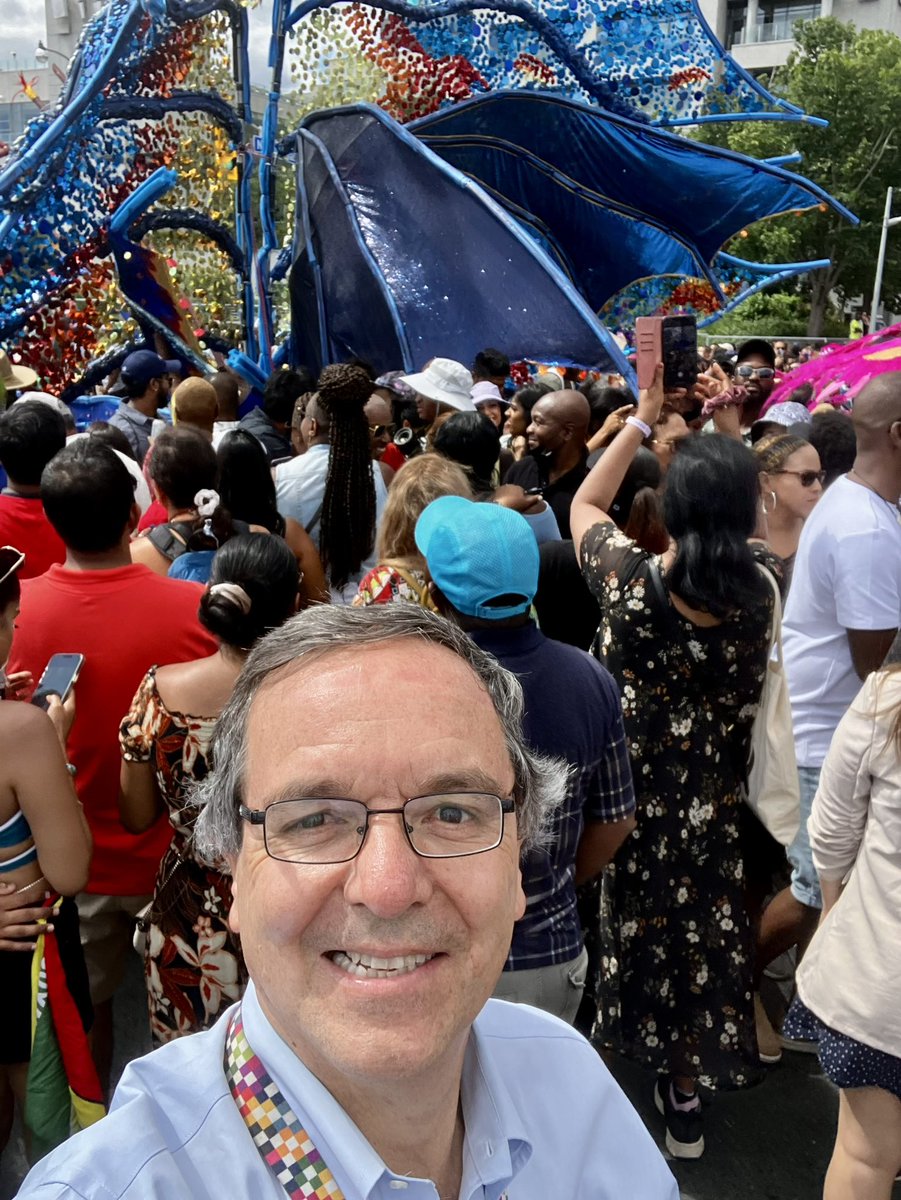 Penalosa_G's tweet image. #WalkingTheCity at Caribana, amazing!!! Our Toronto!!! We need festivals, year-round, also in Scarborough, North York, Etobicoke. A fun TO, everywhere, in a #Toronto4Everyone w #Gil4Mayor