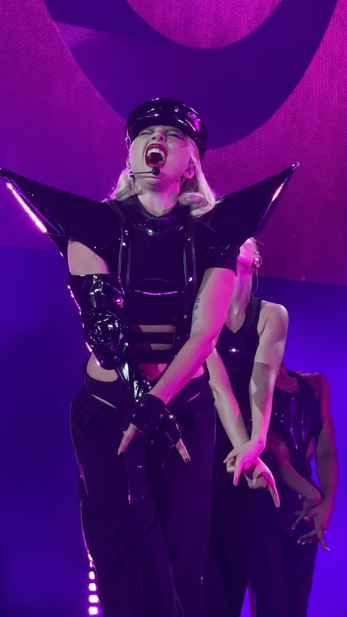 nostalgiamix's tweet photo. lady gaga performing sour candy tonight. #ChromaticaBall https://t.co/Cl0i4wPj5g