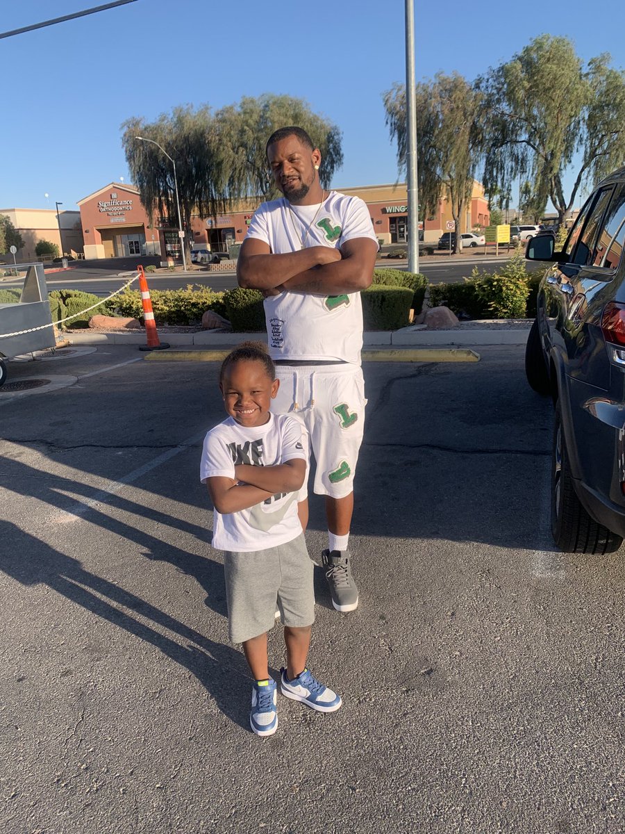 GreenEyezDaLoc's tweet photo. Me and my favorite guy https://t.co/8nSrJtIaoC