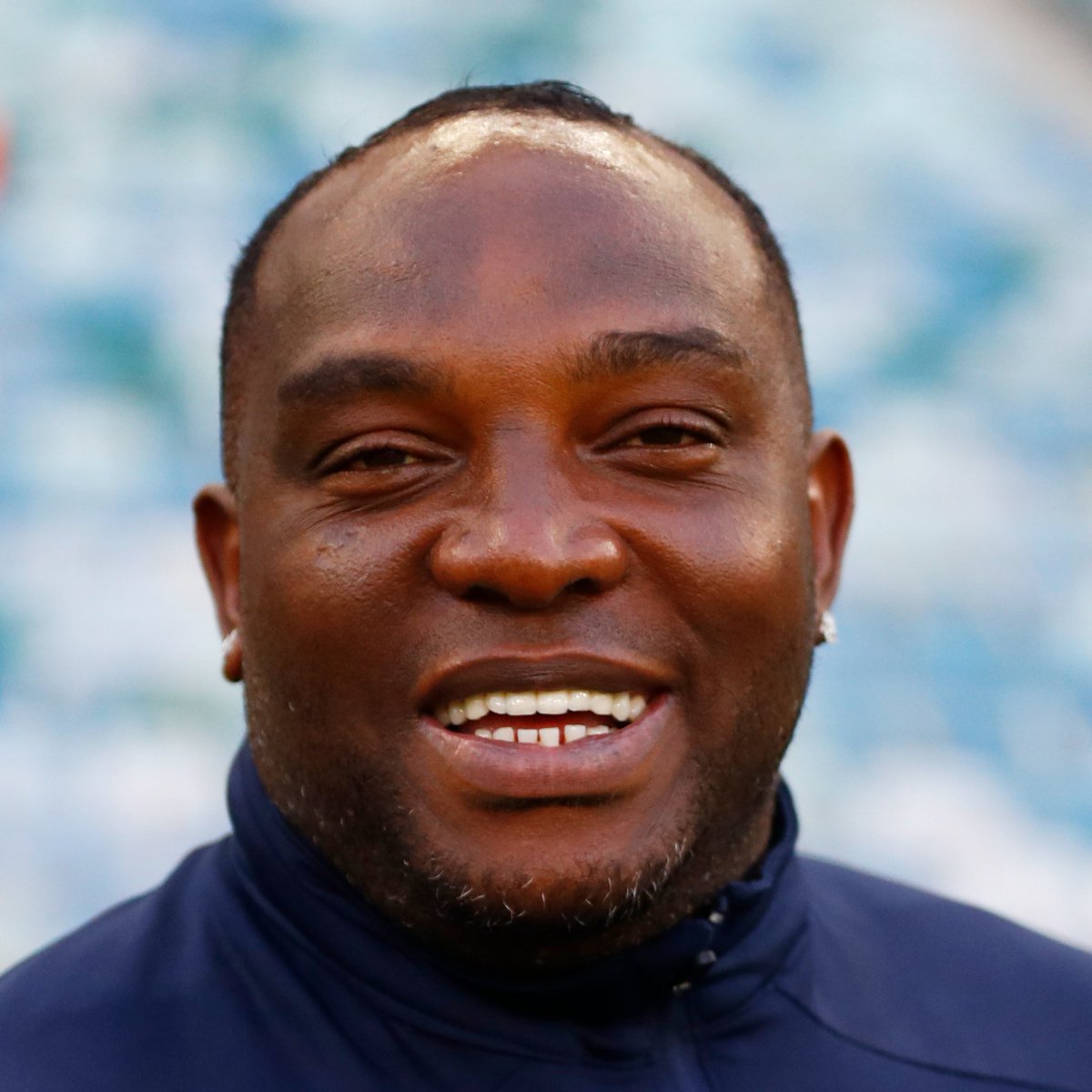 Manchester United have confirmed the appointment of Benni McCarthy as a first-team coach in Erik Ten Hag's backroom staff 🇿🇦

He will focus on "coaching attacking plays and positioning" 🟥