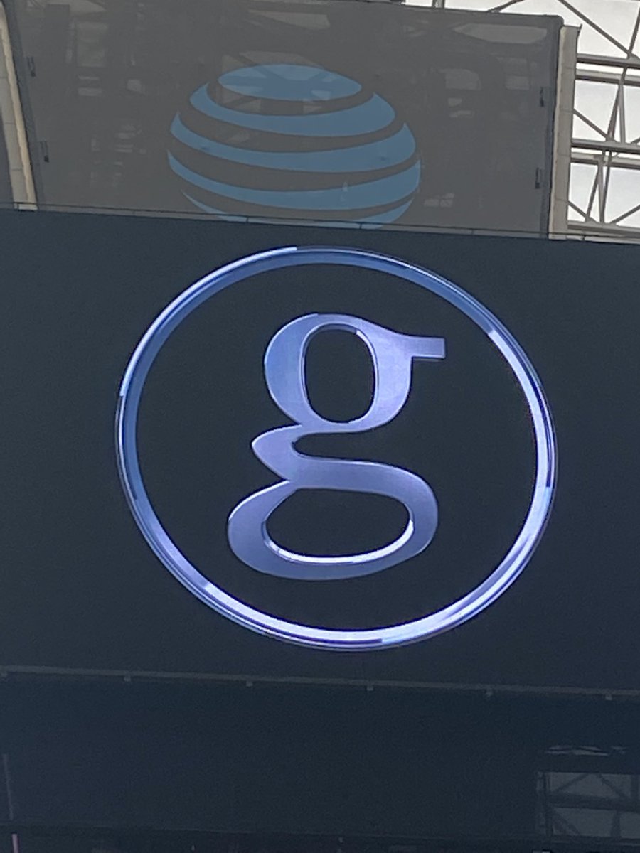 WaltersPAPBio's tweet photo. #garthinArlington The legend finally returns!! https://t.co/CVjtlcqWRj