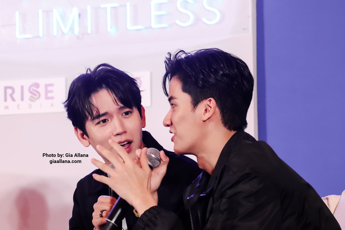 GiaAllana's tweet photo. #TayNew during the presscon for their Manila fan meeting at Solaire.
TAY @Tawan_V
NEW @new_thitipoom
Photos by: Gia Allana
Special thanks to: @enjoyglobe @risemediaph
#TayNewManilaFanMeet
#TawanVihokratana #Tawan
#ThitipoomTechaapaikhun #Thitipoom
#TayNewInManila @GMMTV https://t.co/yGzKtAv5DD