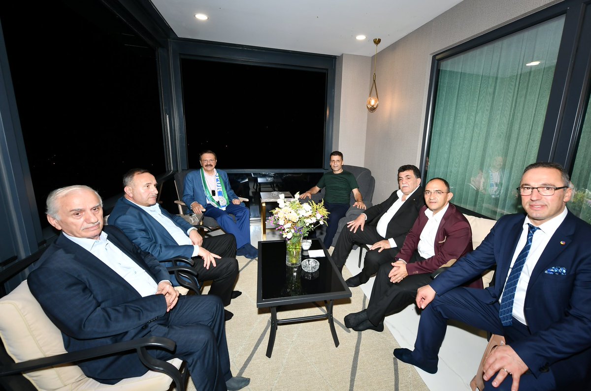 Ameliyat olan Çayeli Ticaret ve Sanayi Odası Başkanımız Mehmet Ali Mert’e geçmiş olsun ziyaretinde bulunduk. Acil şifalar diliyorum. @cayelitso_